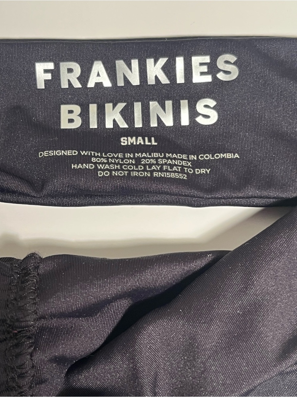 FRANKIES BIKINIS 🌴🎀🌴 Black TOP 🌴 - Picture 2 of 7